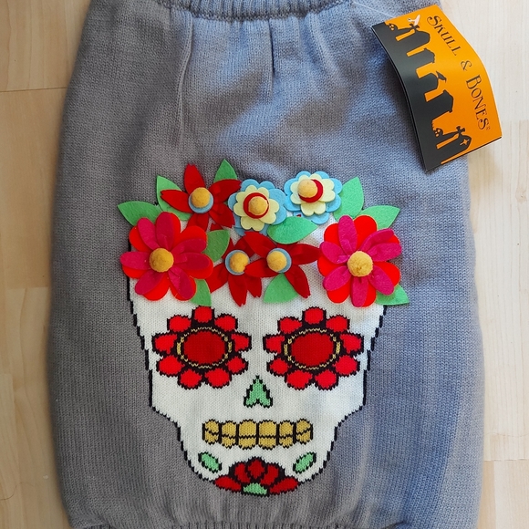 NWT Skull & Bones Dog Sweater - Picture 2 of 8